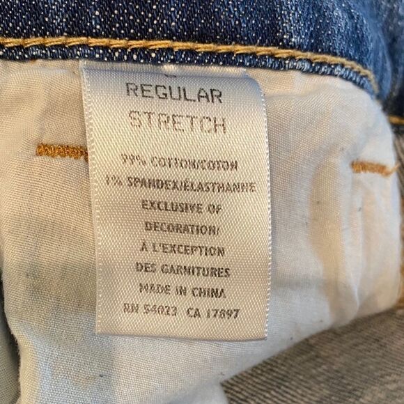 Old Navy 8* Blue Denim Cut-Off Sweetheart Raw Hem Bermuda Pocket Shorts - Picture 7 of 7